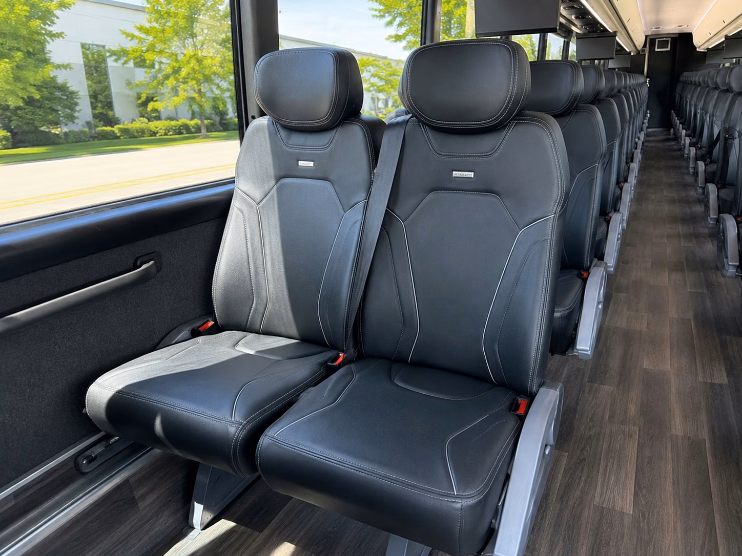 guest shuttle bus service to sunrise wedding venues from hotel to venue and back